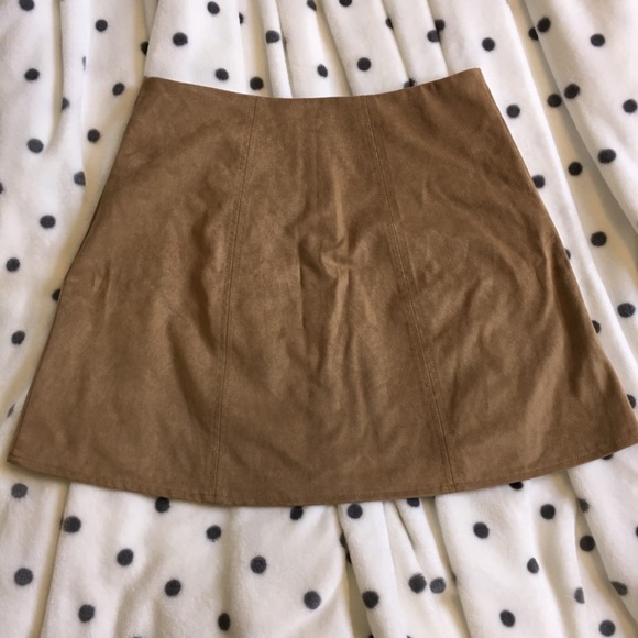 PacSun - Kendall + Kylie - Brown Button-Front Faux Suede Skirt - Picture 2 of 4